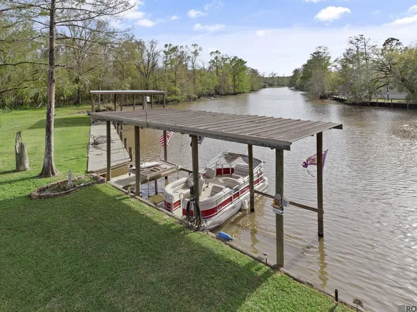 14601 Paradise Rd, Maurepas, LA 70449