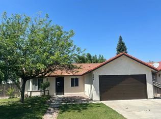 984 2nd St, Sanger, CA 93657