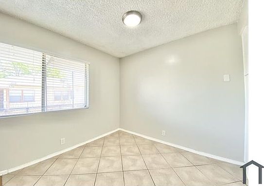 3rd image of 6125 S Victoria Ave APT 7
