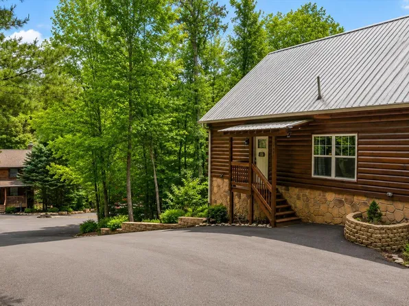1622 Misty Hollow Way, Gatlinburg, TN 37738