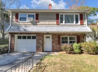 35 Smokey Ridge Rd, Ringwood, NJ 07456