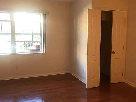 3rd image of 4 Daniella Ct Floor 1