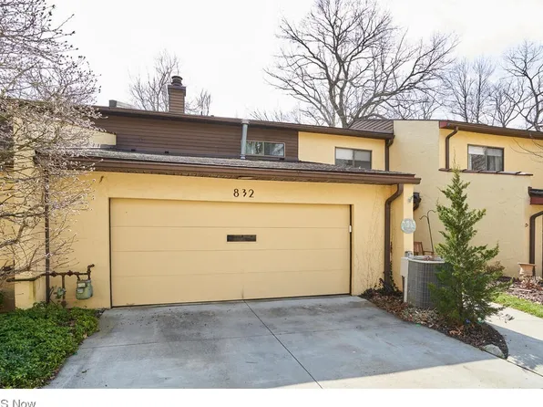 832 Hampton Ridge Dr, Akron, OH 44313