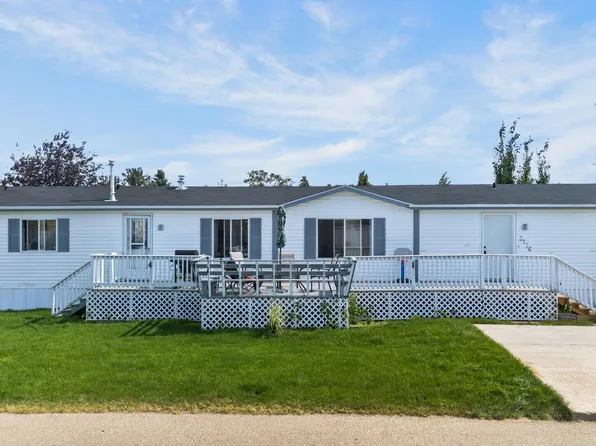 3136 Lakewood Cres NW, Edmonton, AB T5S 2R8