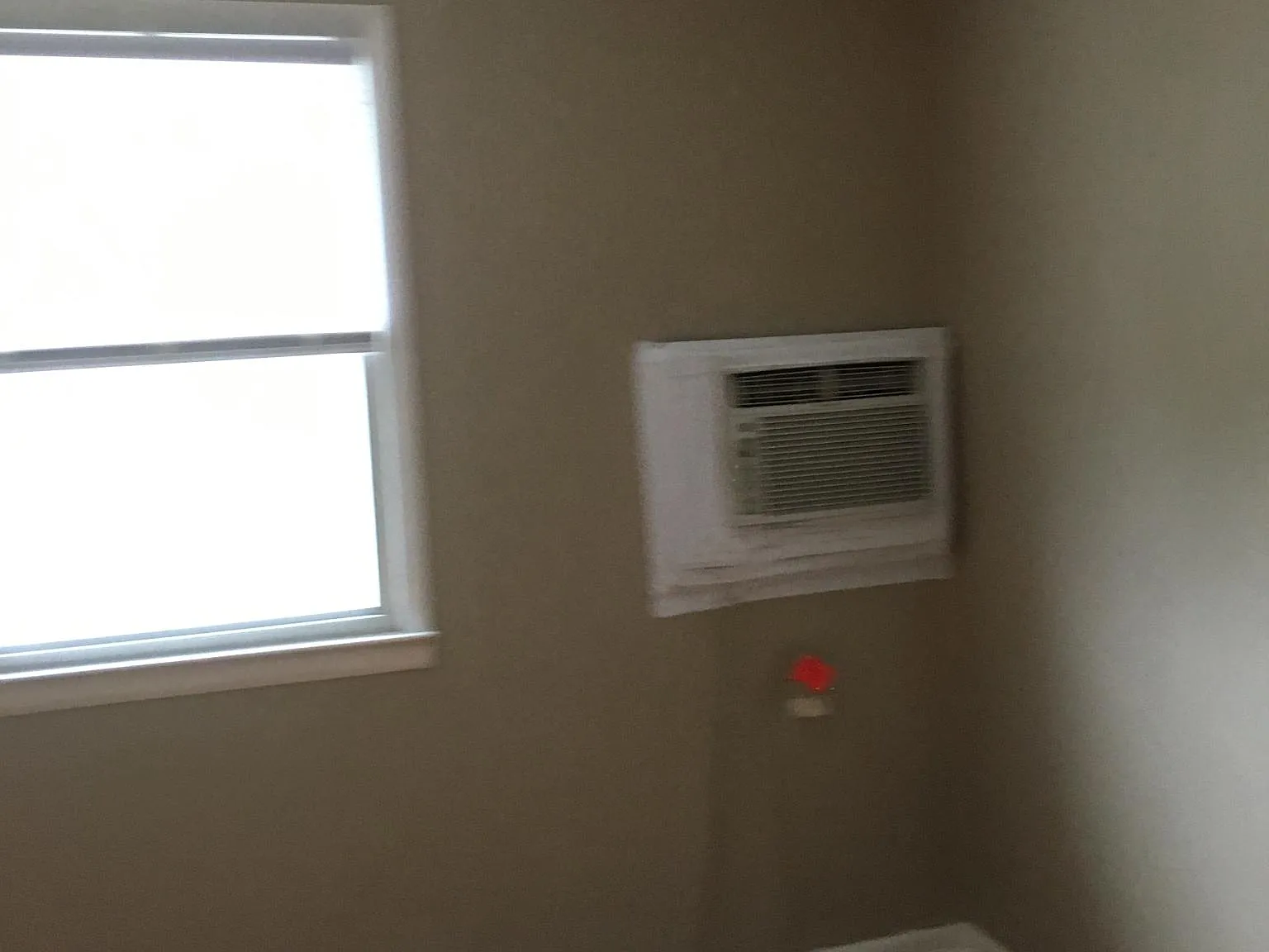 715 Robinson Ct — Photo 3
