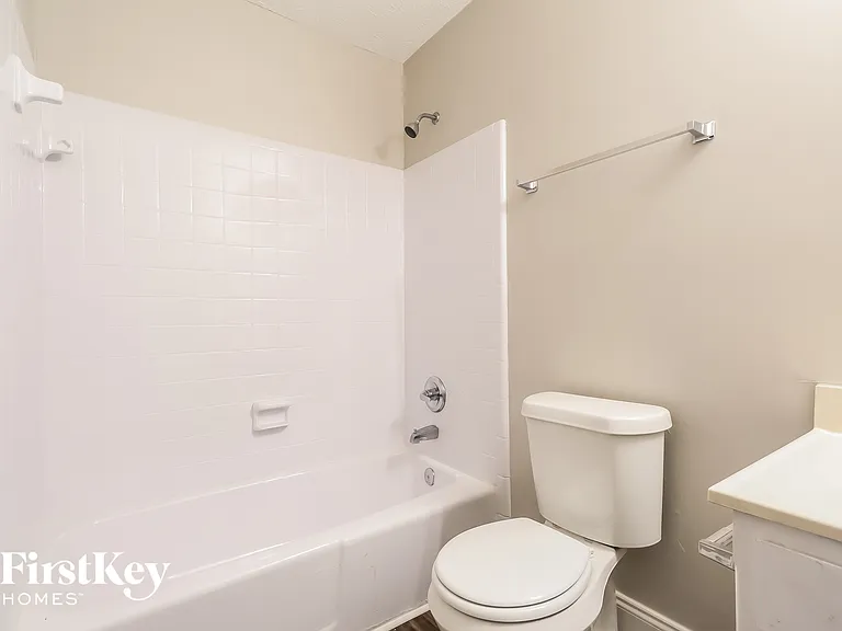 3226 Deshong Dr — Photo 13
