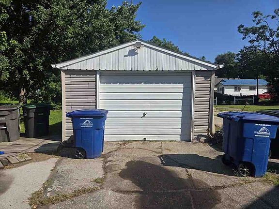 5th image of 2814 Easton Blvd