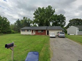 105 Lippman Rd, Henrietta, NY 14467