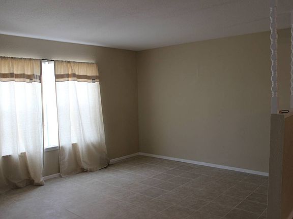 4th image of 206 Earlyway Dr
