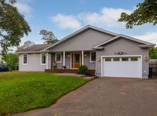 18 Newland Cres, Charlottetown, PE C1A 4H5