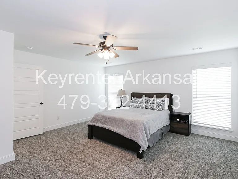 1605 Emma St — Photo 8