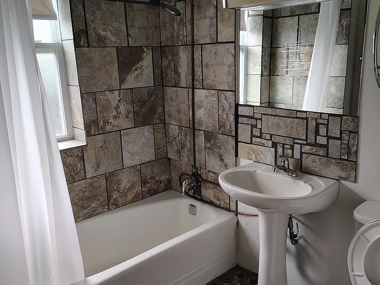 2907 W Fletcher St #1 — Photo 7