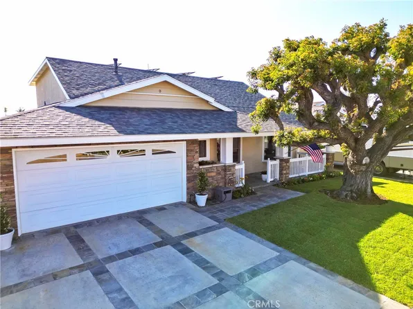 20391 Mooncrest Cir, Huntington Beach, CA 92646