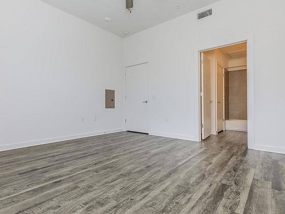 5th image of 680 Naumann Dr #945d682ca