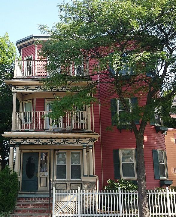 2nd image of 124 Melville Ave #3