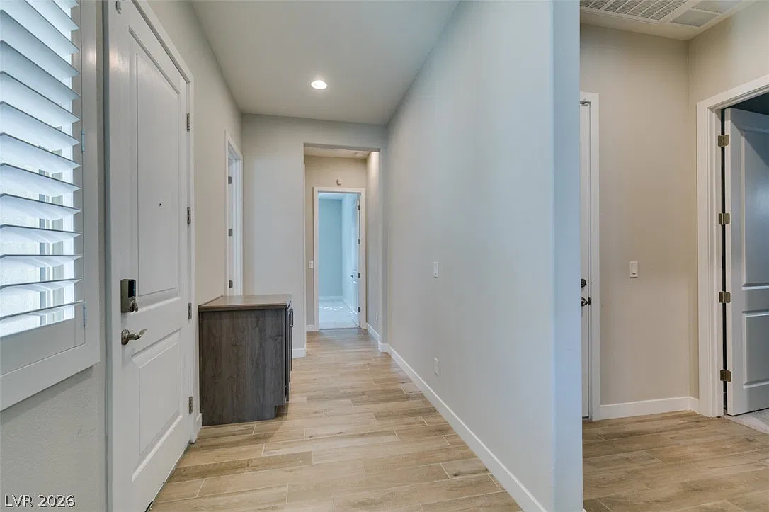 3 bed, 2.5 bath, 1717 sqft, $2,750 — Photo 4