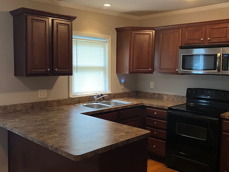 168 Etowah Dr — Photo 2