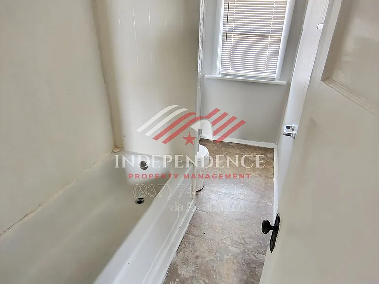 515 Mertland Ave — Photo 9