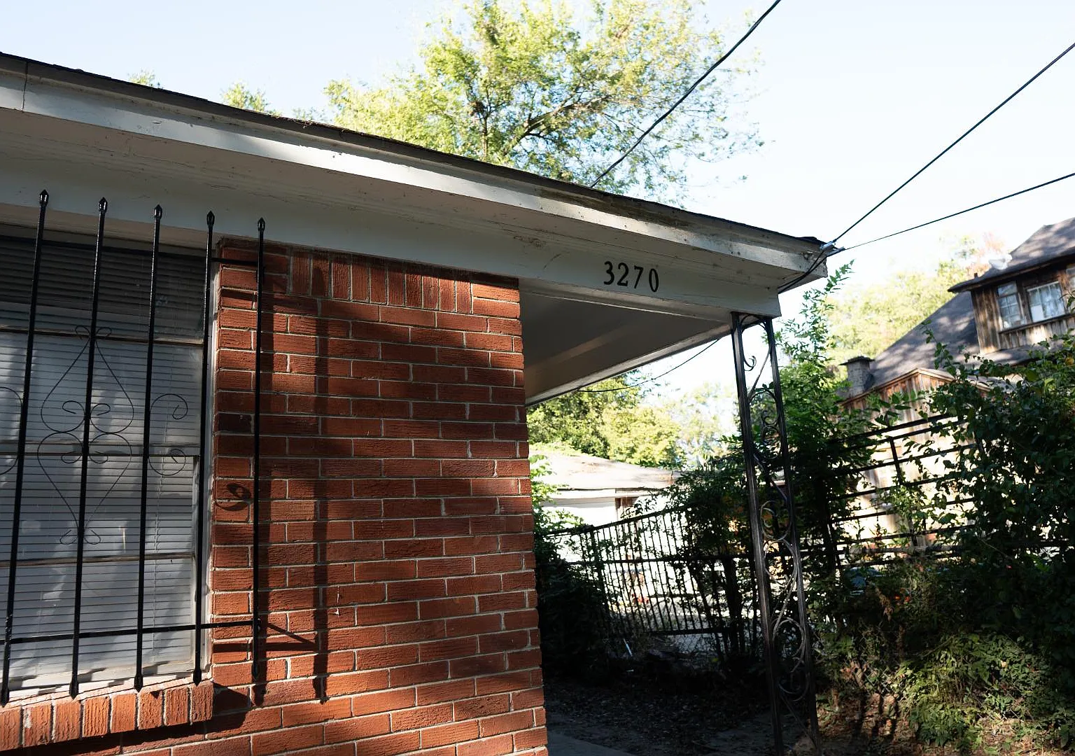 3270 Powell Ave - Powell Avenue Duplex — Photo 2