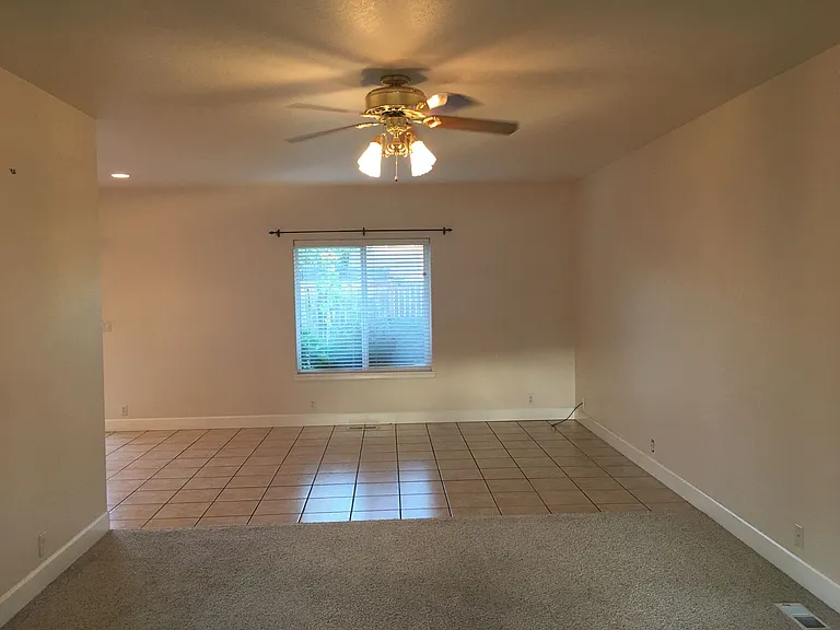 2057 Berwin Ln — Photo 6