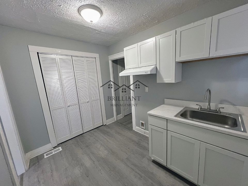 1st image of 2826 N Denny St #2