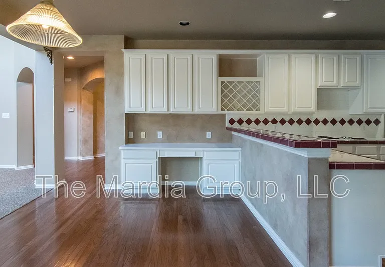 5403 Exeter Dr — Photo 17