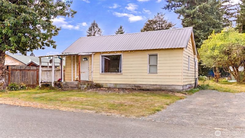 2nd image of 143 Smith Road