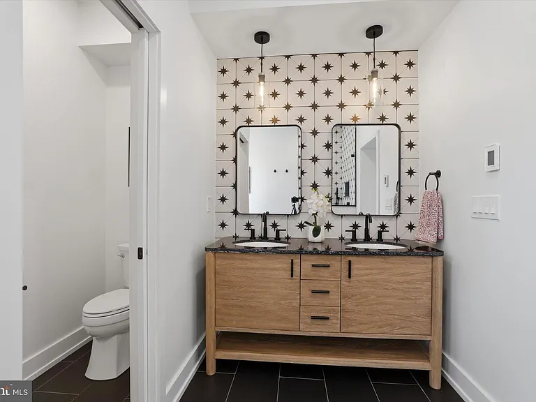 425 Grove Pl — Photo 19