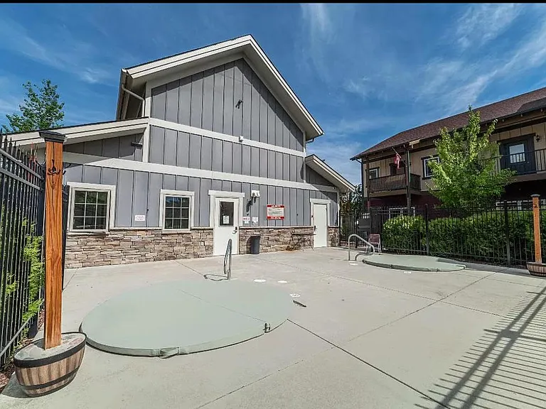 Silverleaf Dr — Photo 29
