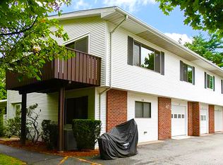 674 Orleans Ct, Warwick, RI 02886