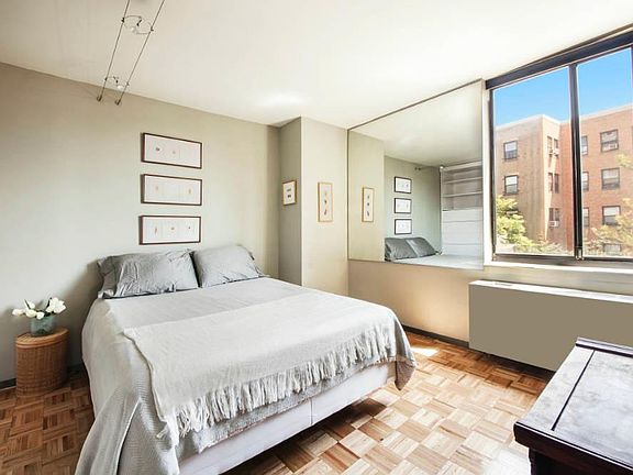 4th image of 677 Washington St #5D