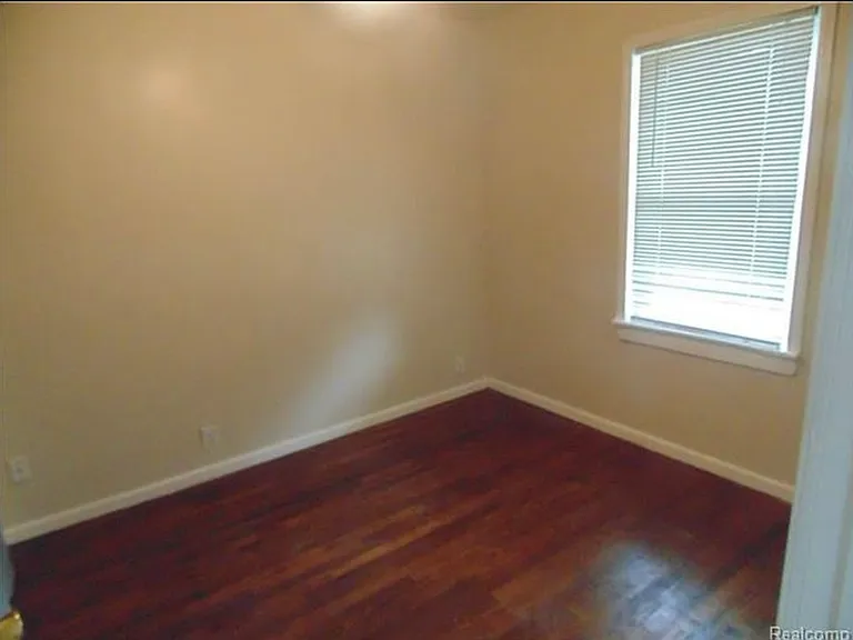 26521 Hampden St — Photo 5