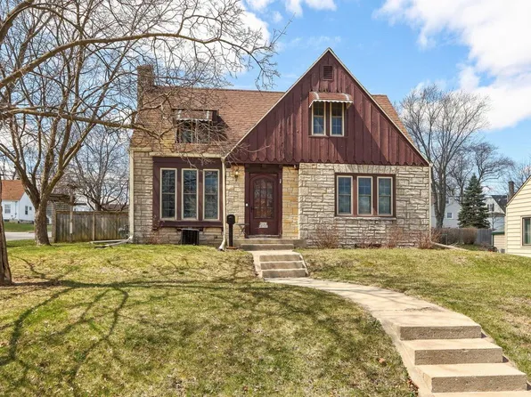 W163N8503 Arthur AVENUE, Menomonee Falls, WI 53051