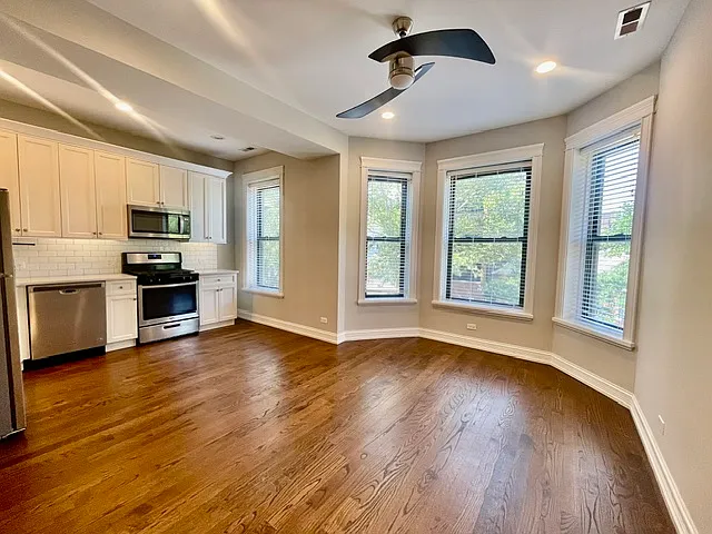 2441 W Thomas St #2F — Photo 4