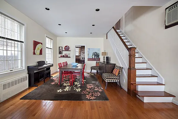 Sold by Living New York | media 3