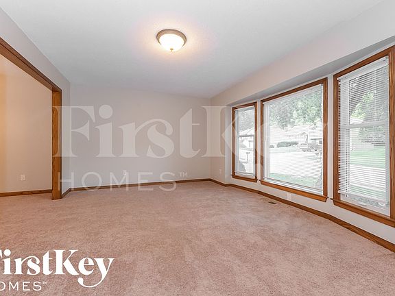 3rd image of 5817 N Indiana Ave