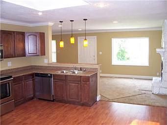 3rd image of 9313 Stark Ave
