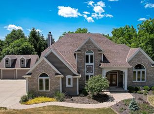 3785 S Cari Adam Dr, New Berlin, WI 53146