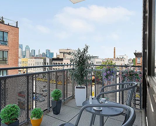 4th image of 214 Green St #4B