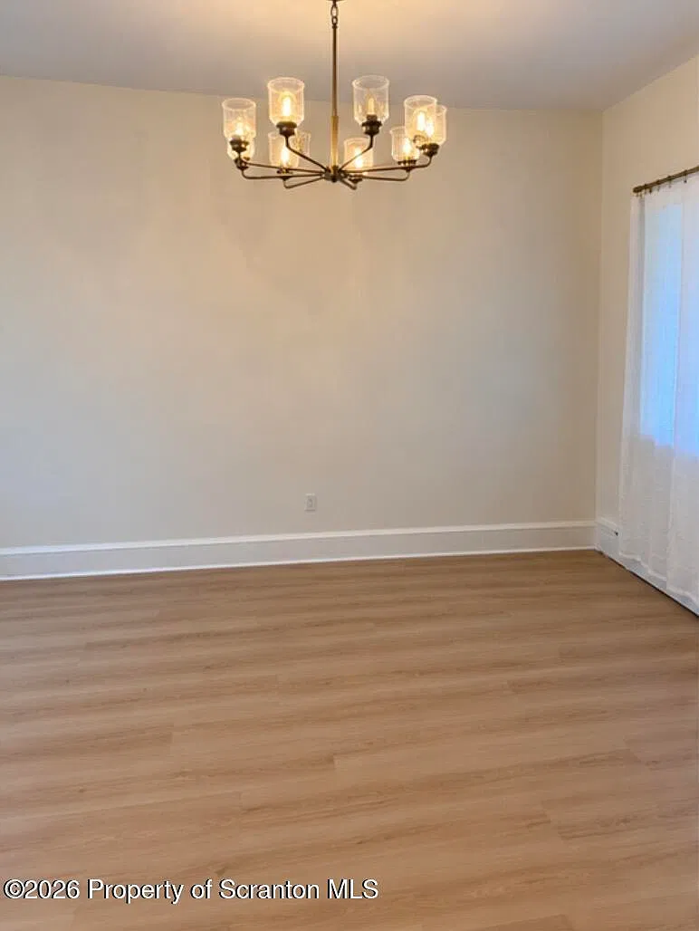 3 bed, 1.5 bath, 1800 sqft, $1,750 — Photo 3