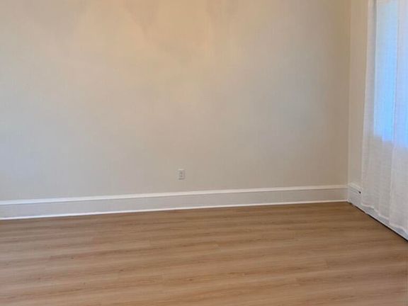 3rd image of 904 Taylor Ave