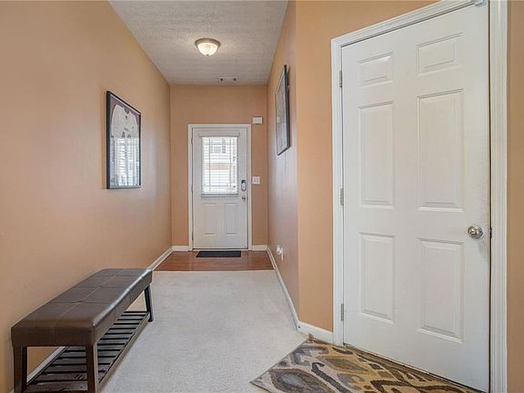 4th image of 33 Providence Oak Ln