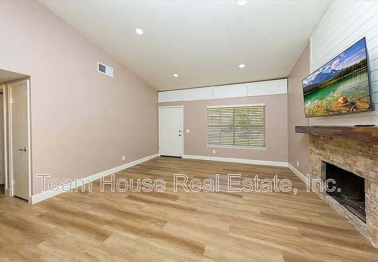 27725 Wakefield Rd — Photo 3