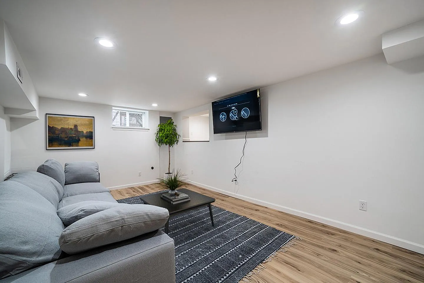Elegant University Park home by Columbia Park & UP — Photo 2