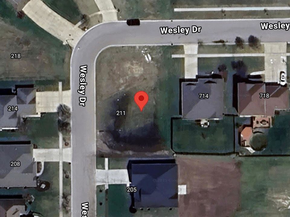 2nd image of 211 Wesley Dr