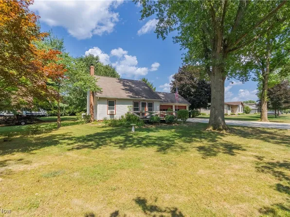 535 W 7th St, Zoar, OH 44697