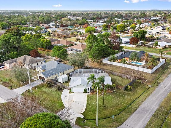 3rd image of 501 SW Todd Avenue