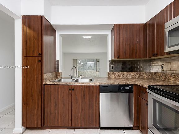 5th image of 9170 NW 40th St #102-2