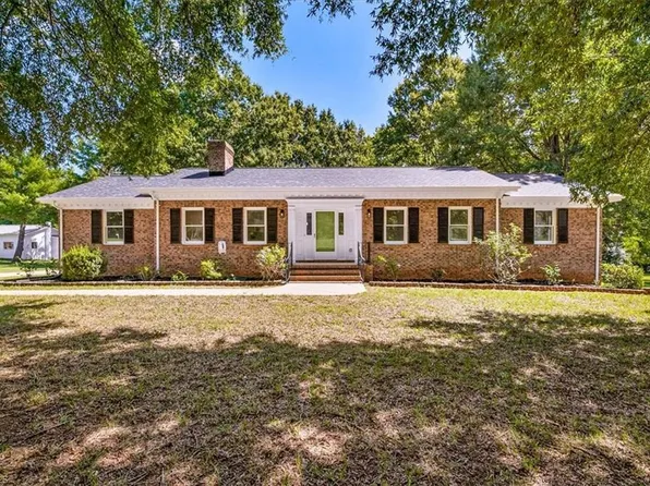 124 Clydes Dr, Reidsville, NC 27320