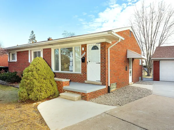2931 Bates Ct, Trenton, MI 48183